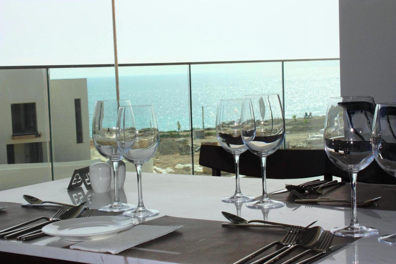 Gold Lagoon Kosher Hotel Paphos Bagian luar foto