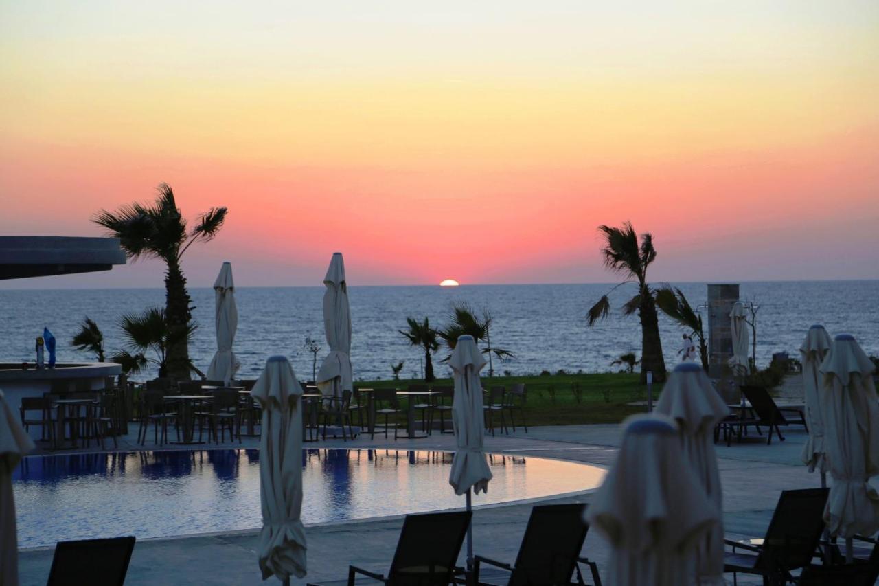 Gold Lagoon Kosher Hotel Paphos Bagian luar foto
