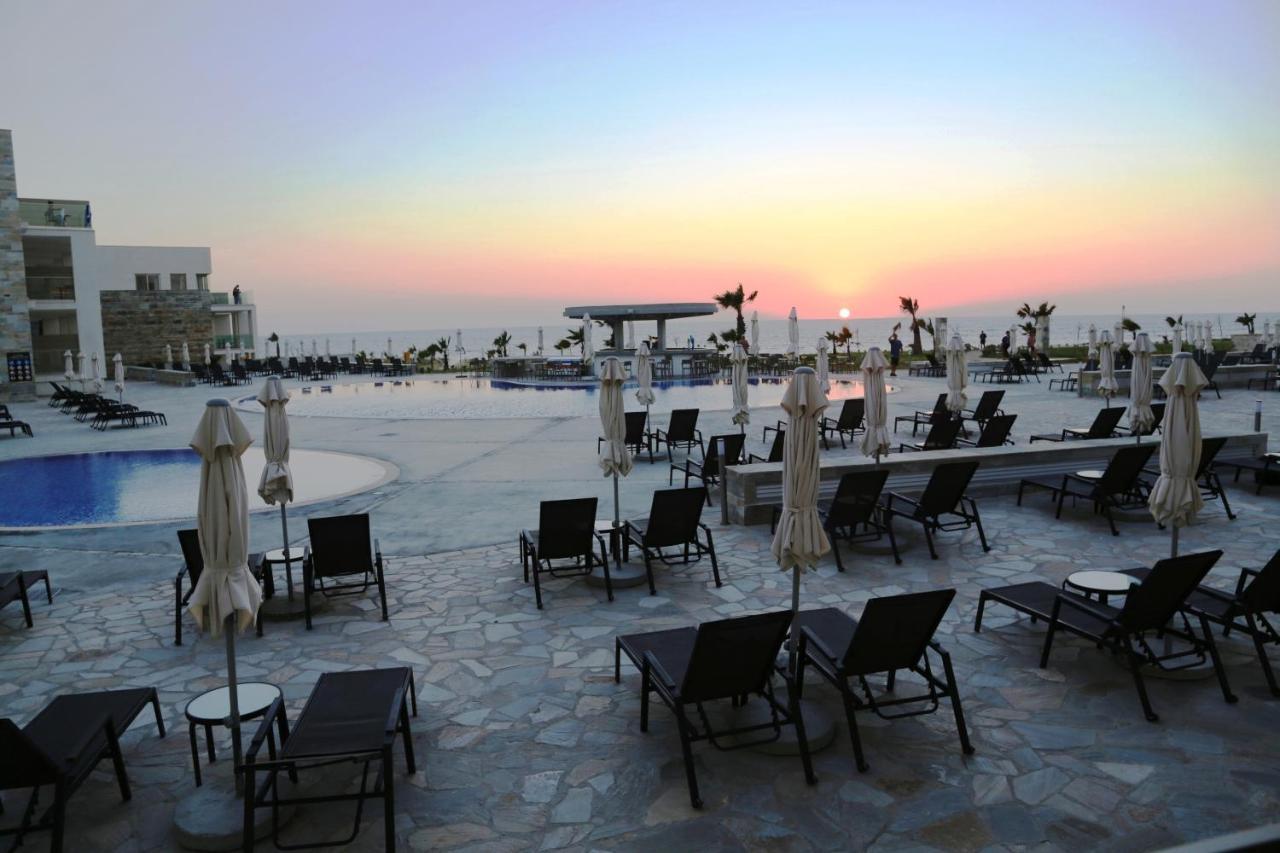 Gold Lagoon Kosher Hotel Paphos Bagian luar foto
