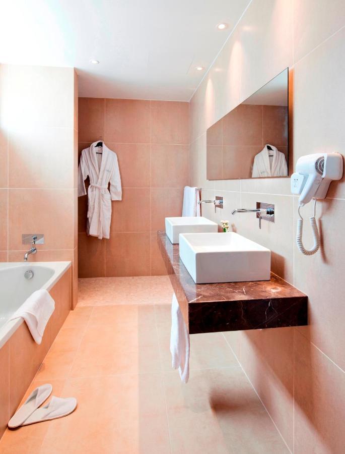 Gold Lagoon Kosher Hotel Paphos Bagian luar foto