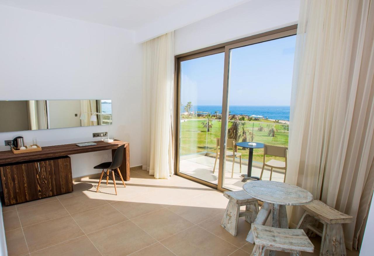 Gold Lagoon Kosher Hotel Paphos Bagian luar foto