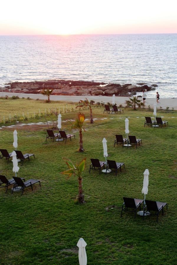 Gold Lagoon Kosher Hotel Paphos Bagian luar foto