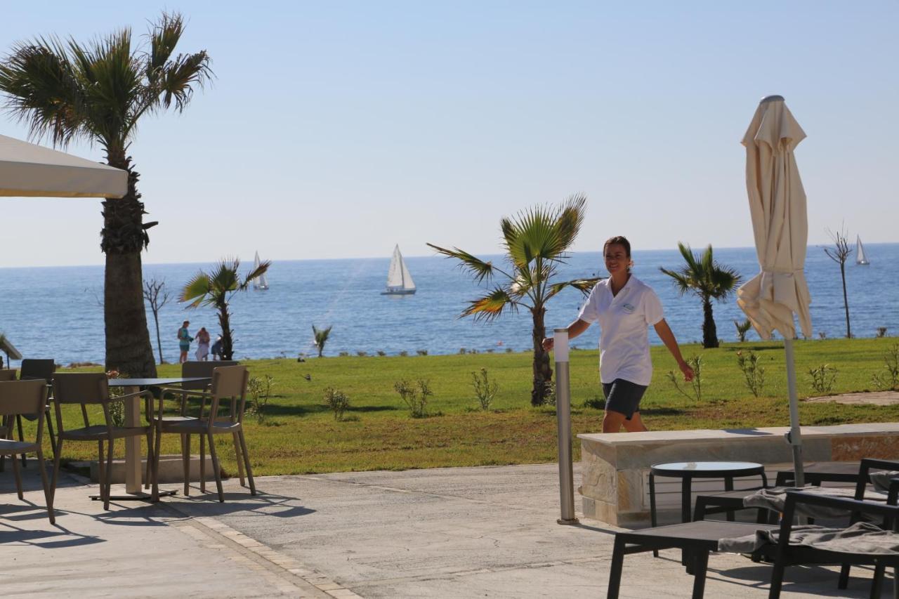 Gold Lagoon Kosher Hotel Paphos Bagian luar foto