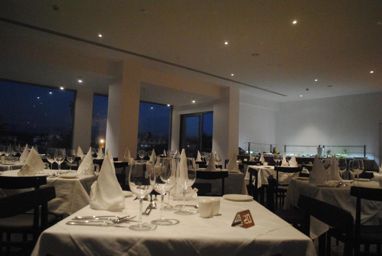 Gold Lagoon Kosher Hotel Paphos Bagian luar foto