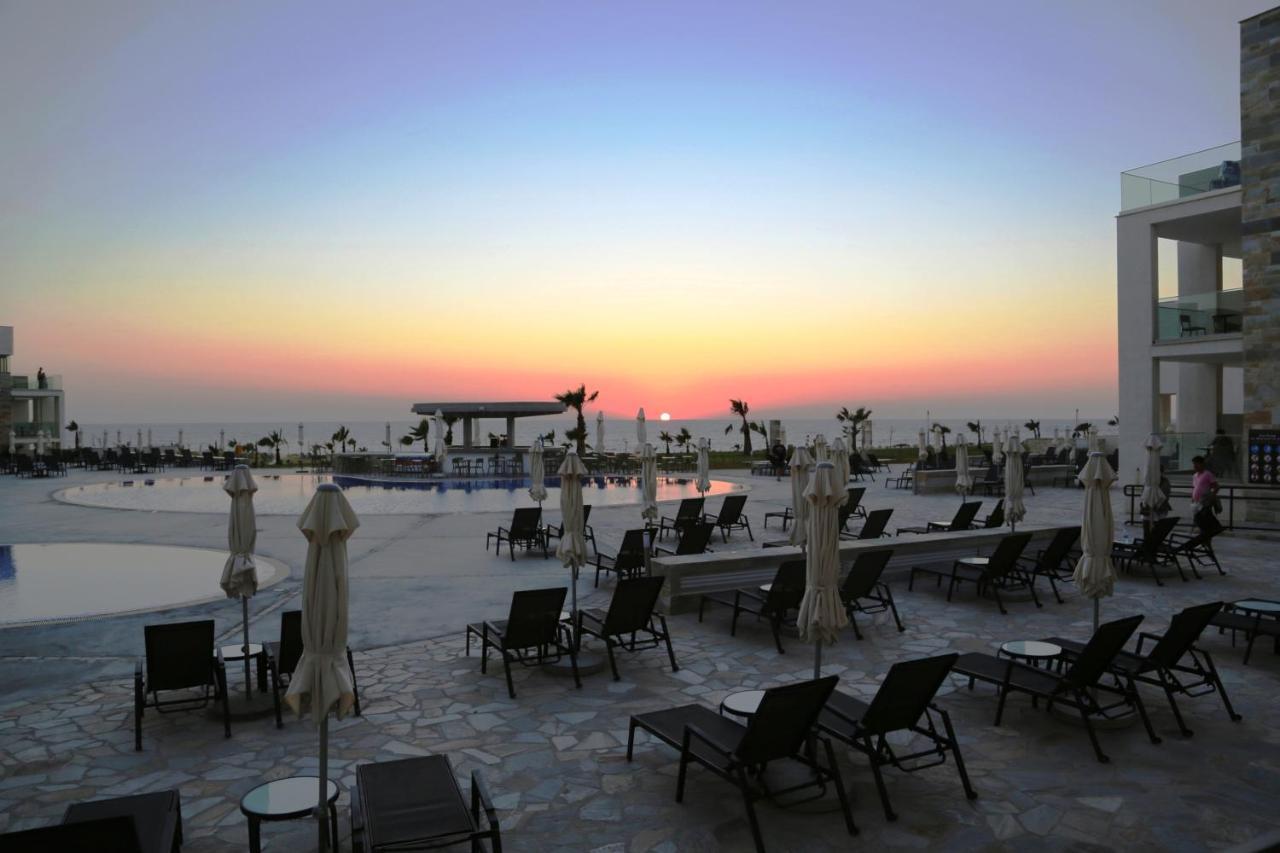 Gold Lagoon Kosher Hotel Paphos Bagian luar foto