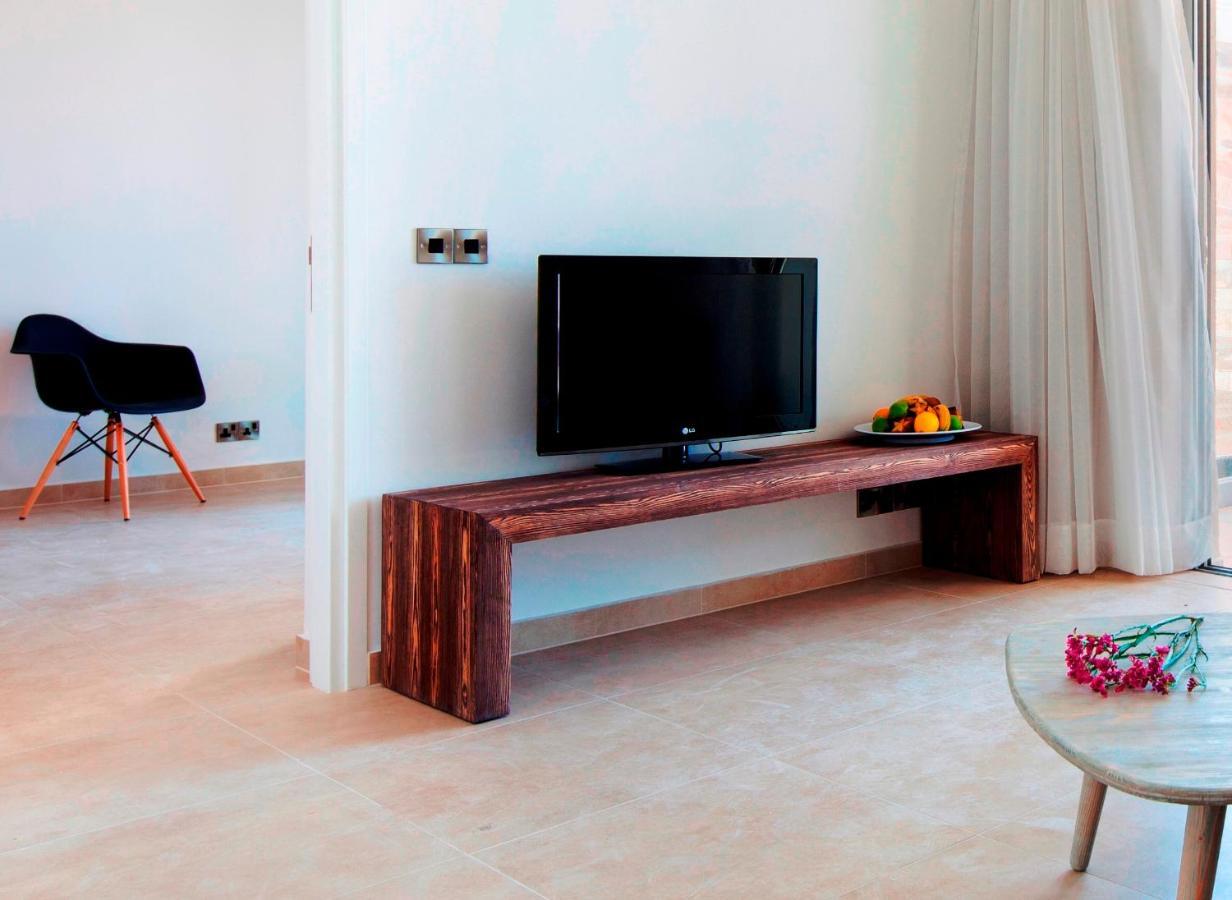 Gold Lagoon Kosher Hotel Paphos Bagian luar foto